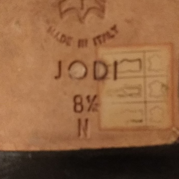 BRIGHTON “JODI” LEATHER MULES - Picture 9 of 9